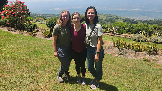 Dr. Helen Li (far right) and other trainees in Kenya